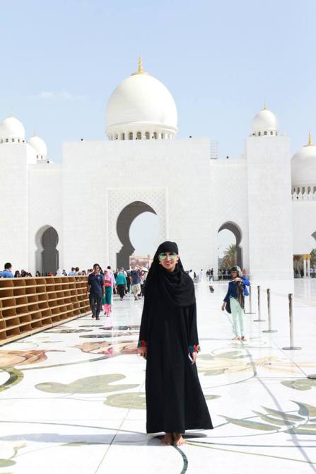 The abaya had a very distinct kind of femininity. To wear it was to be beautiful but shrouded in mystery; to perennially be smiling to one's self.